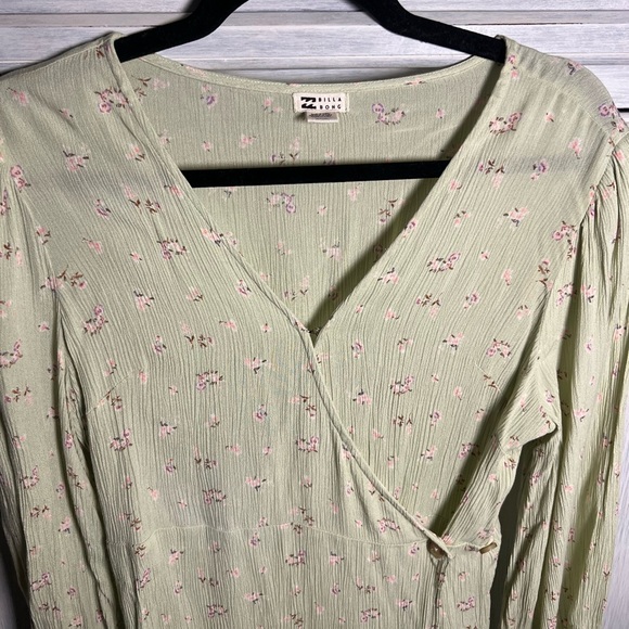 Billabong Green Ditsy Floral Lotta Love Gauzy Wrap Dress Boho Beachy - Picture 9 of 11